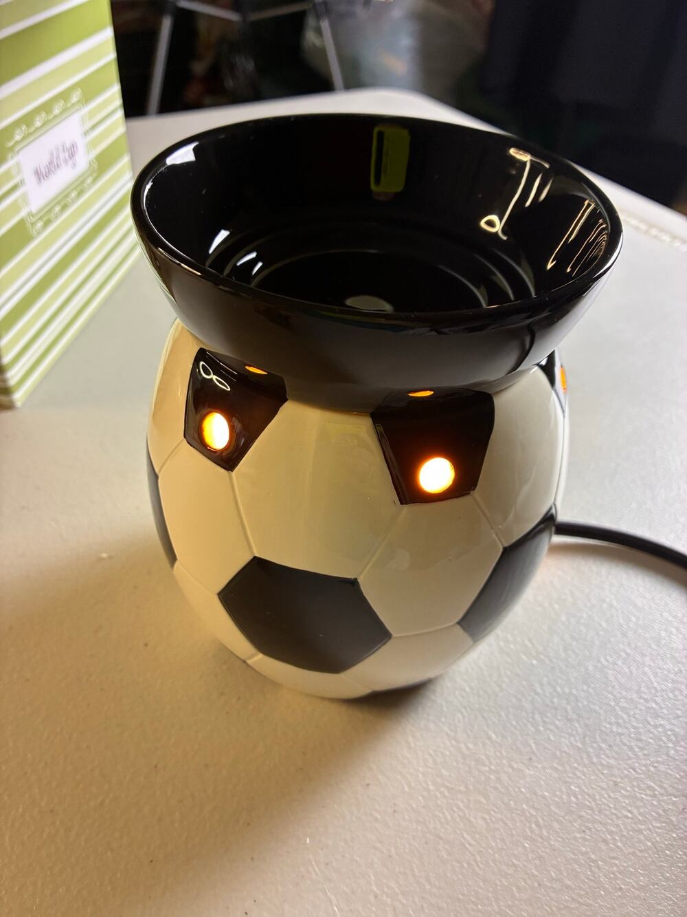 Scentsy World Cup Soccer Ball Full Size Wax Warmer DSW-WCUP Retired 2010 Box